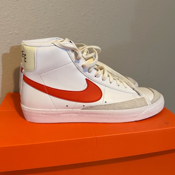 NIKE BLAZER MID '77
CASUAL SHOES Size 10 - Picture 2 of 9